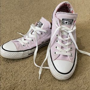 Light Purple All star Converse Size 7 US Womens